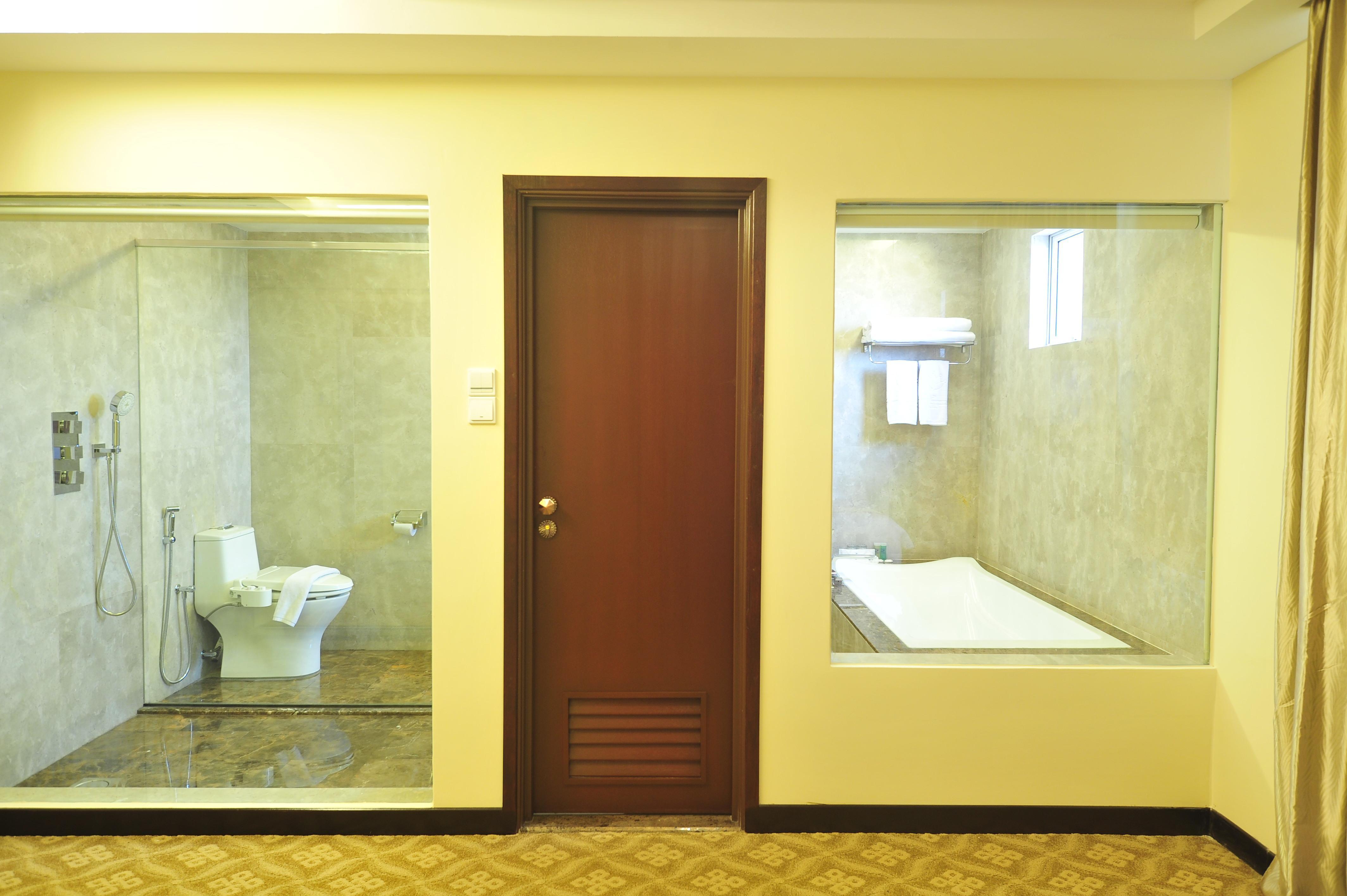 Hallmark Crown Hotel Malacca Екстериор снимка