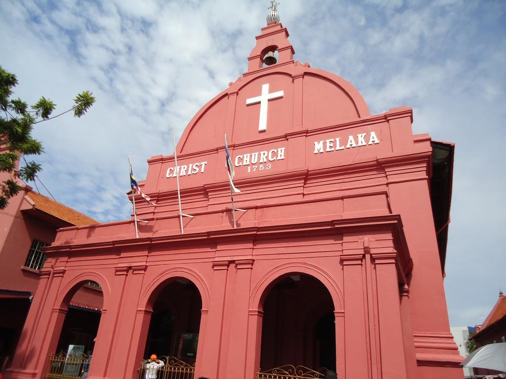 Hallmark Crown Hotel Malacca Екстериор снимка