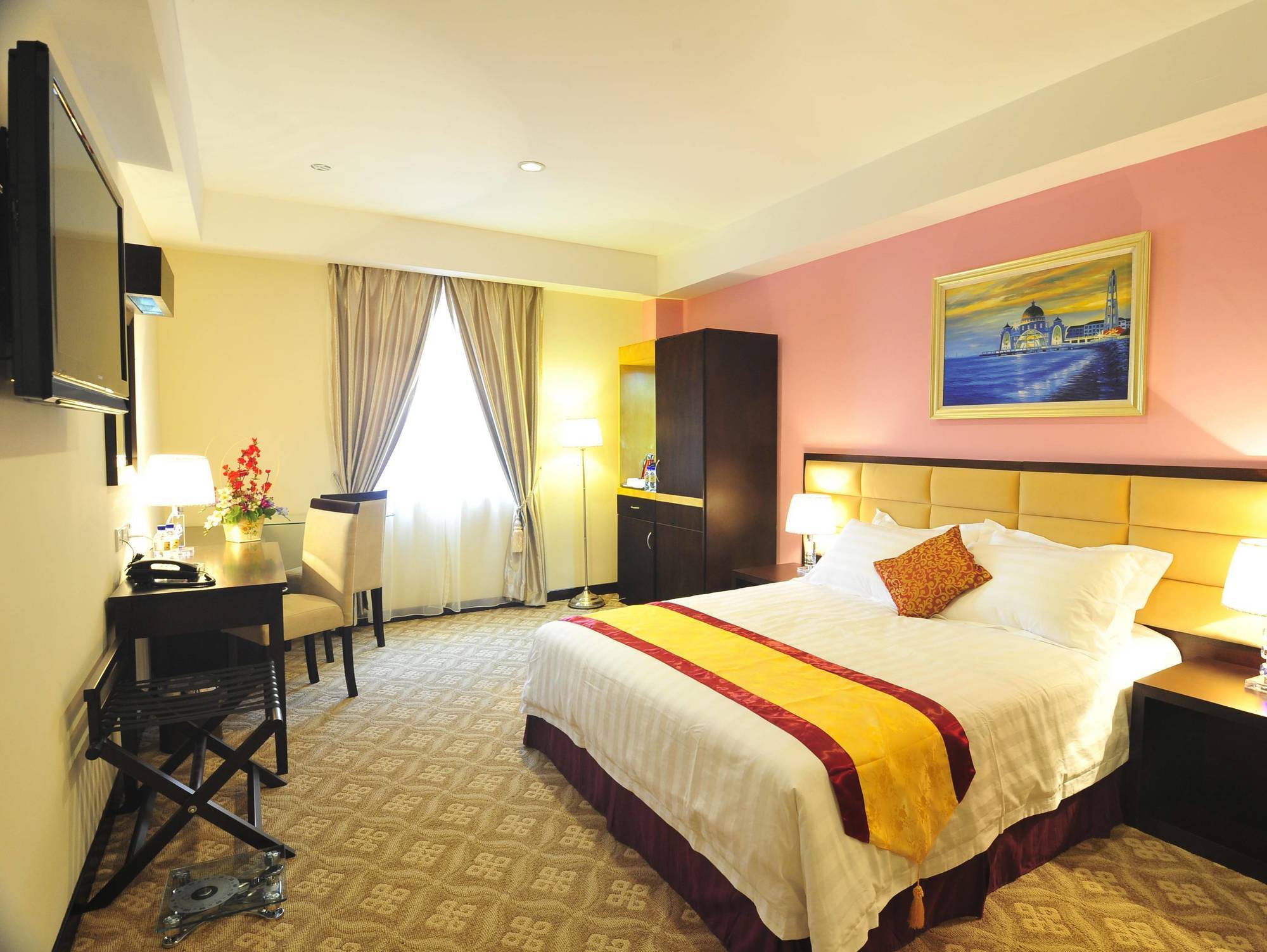 Hallmark Crown Hotel Malacca Екстериор снимка
